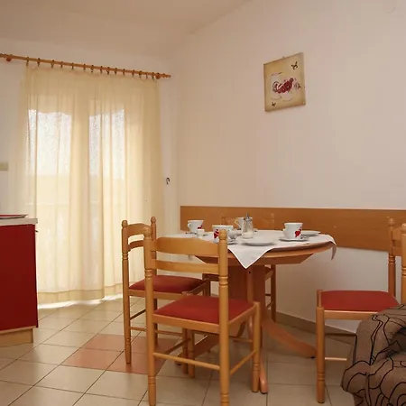 Apartment By The Sea Silo, Krk - 18670 Silo (Krk)